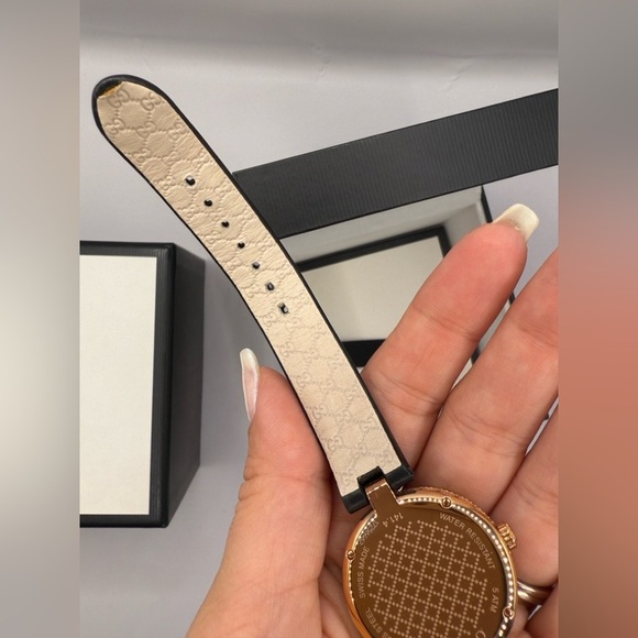 GUCCI DIAMANTISSIMA LEATHER WATCH WITH ROSE GOLD 32 MM - Picture 13 of 13